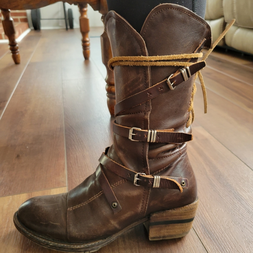 Freebird Moon Boots